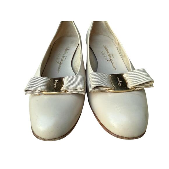 Vintage Salvatore Ferragamo Vara Bow Heel Women size 10 2A Narrow - Picture 4 of 7